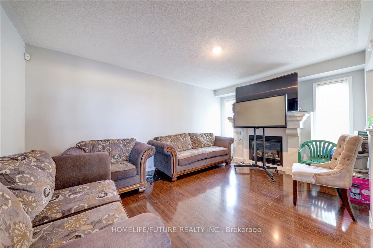 939 Miller Park Avenue, #Upper