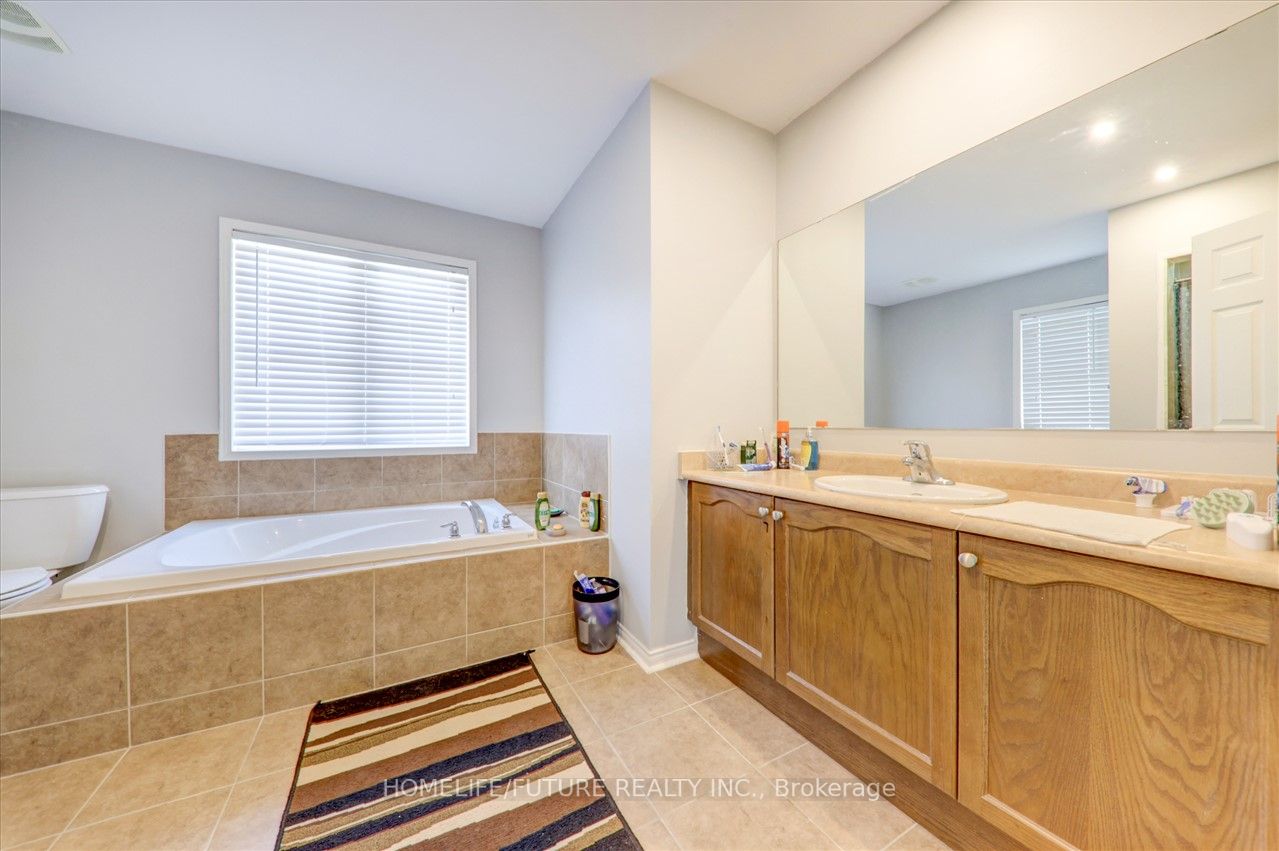 939 Miller Park Avenue, #Upper