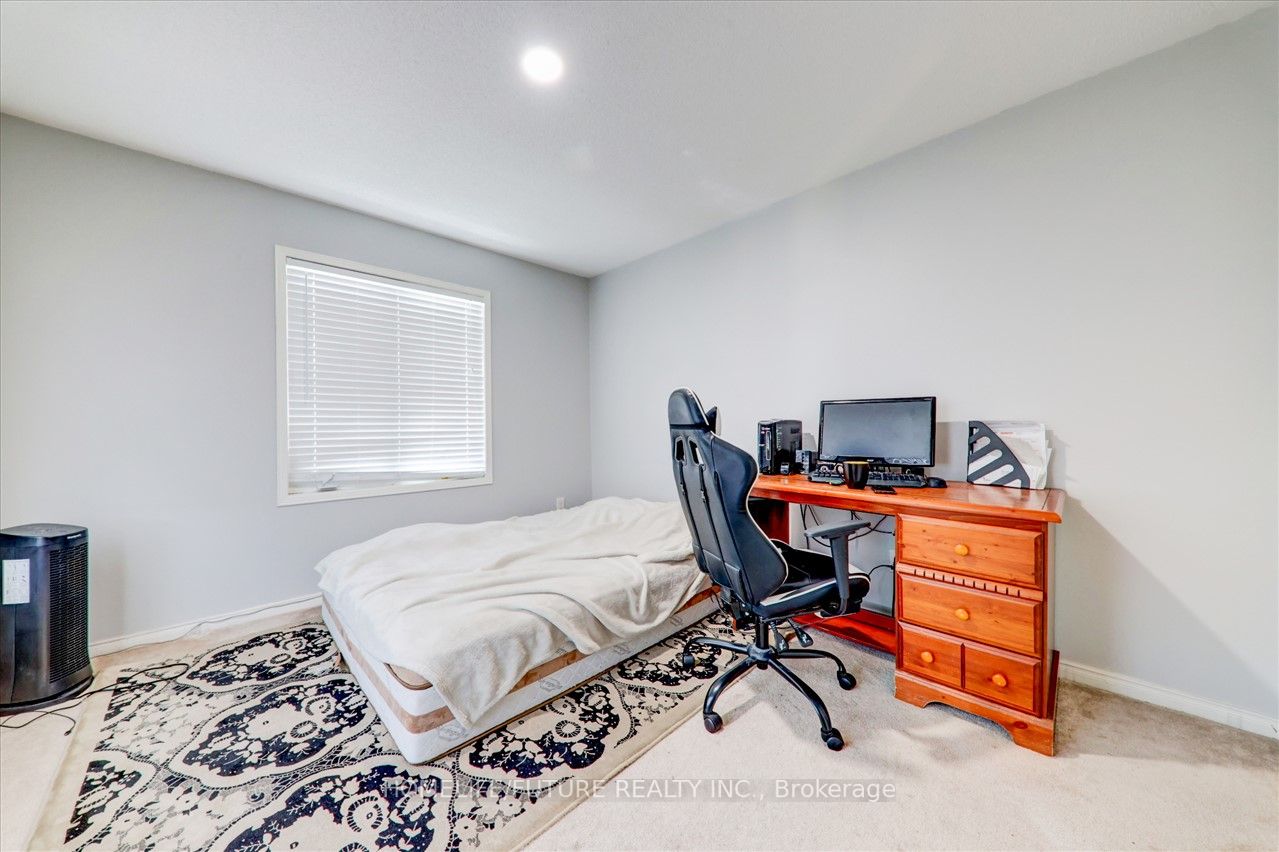 939 Miller Park Avenue, #Upper