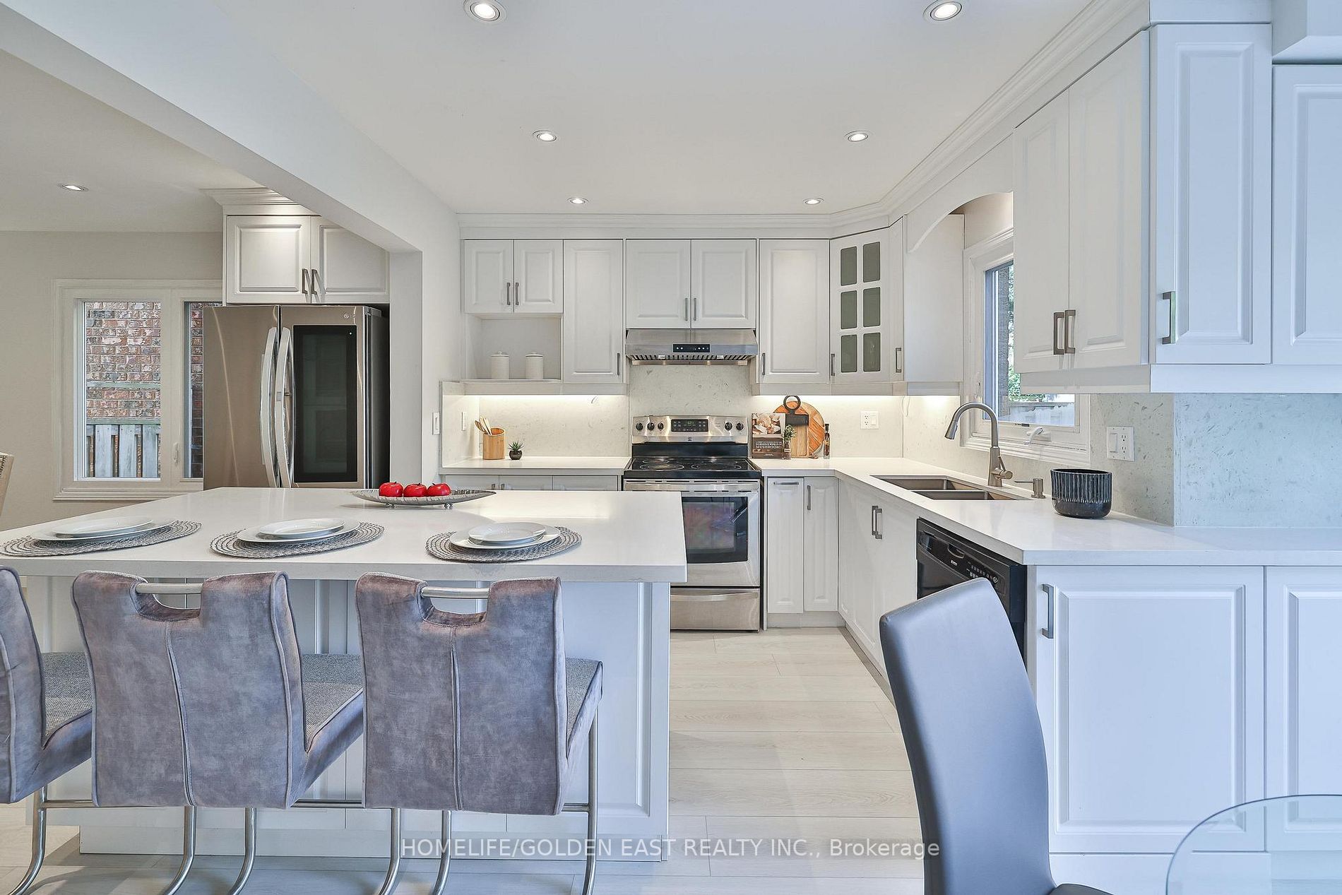 563 Conley Street