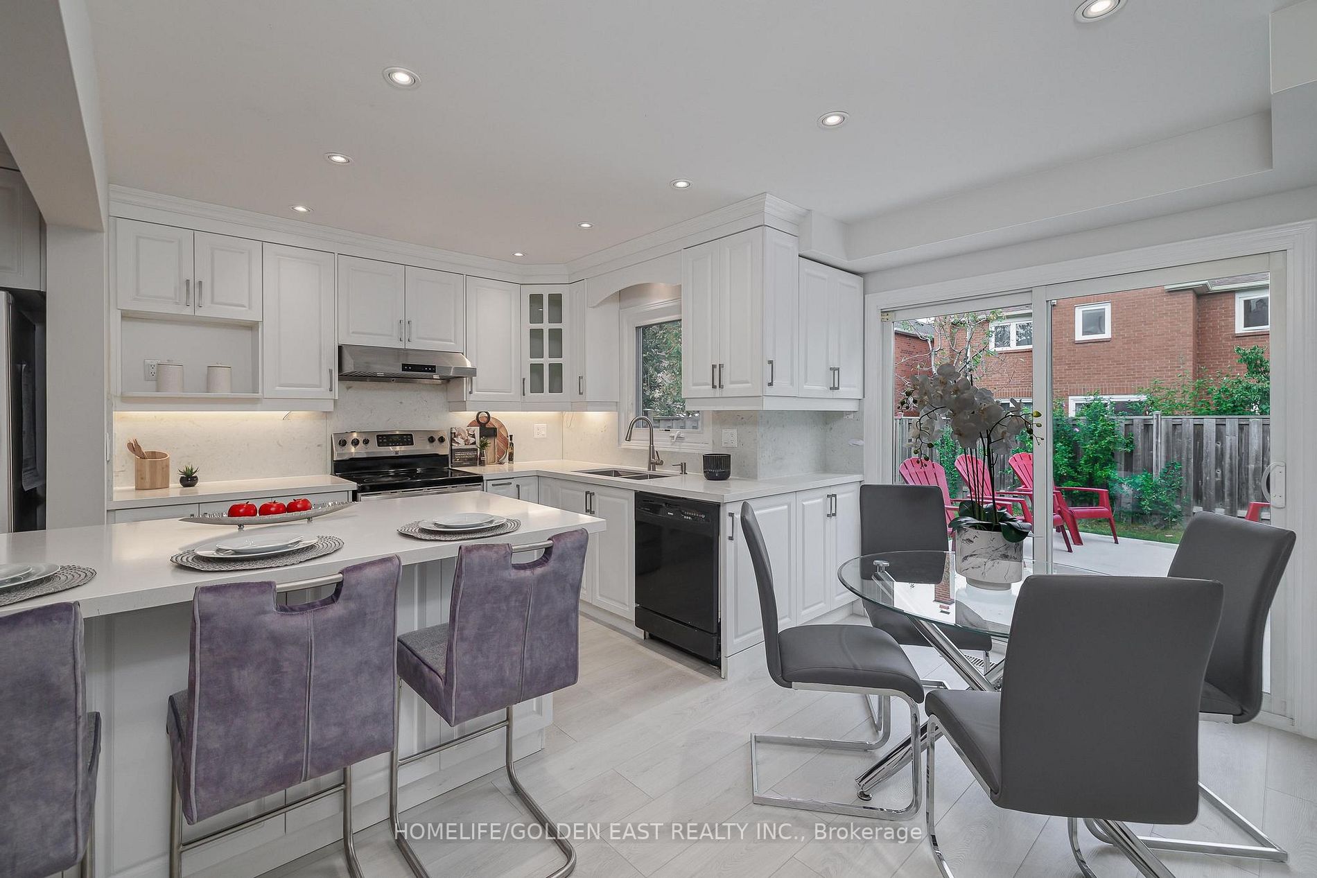 563 Conley Street