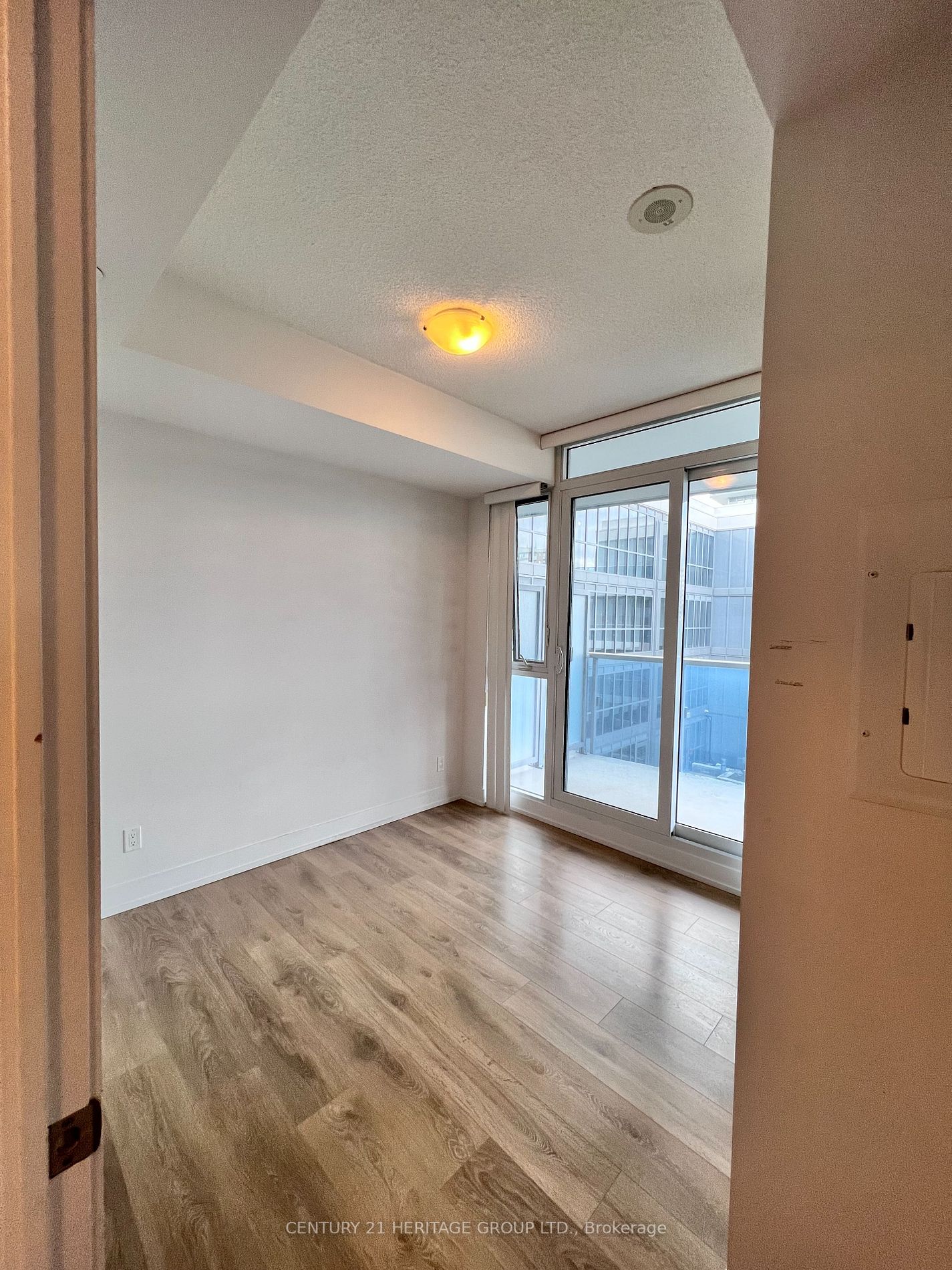9471 Yonge St, #630