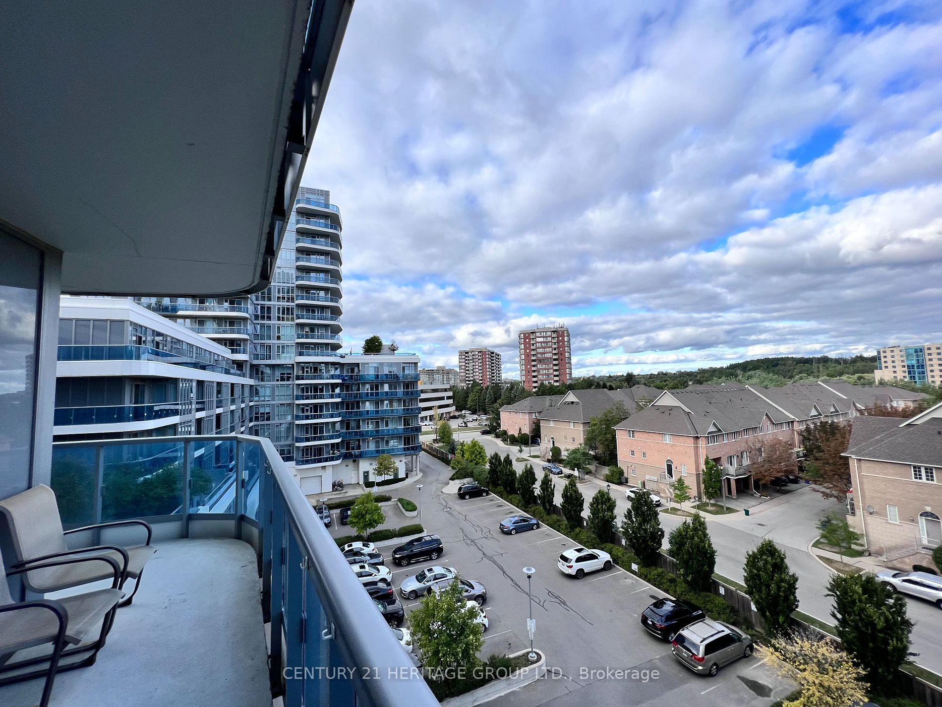 9471 Yonge St, #630