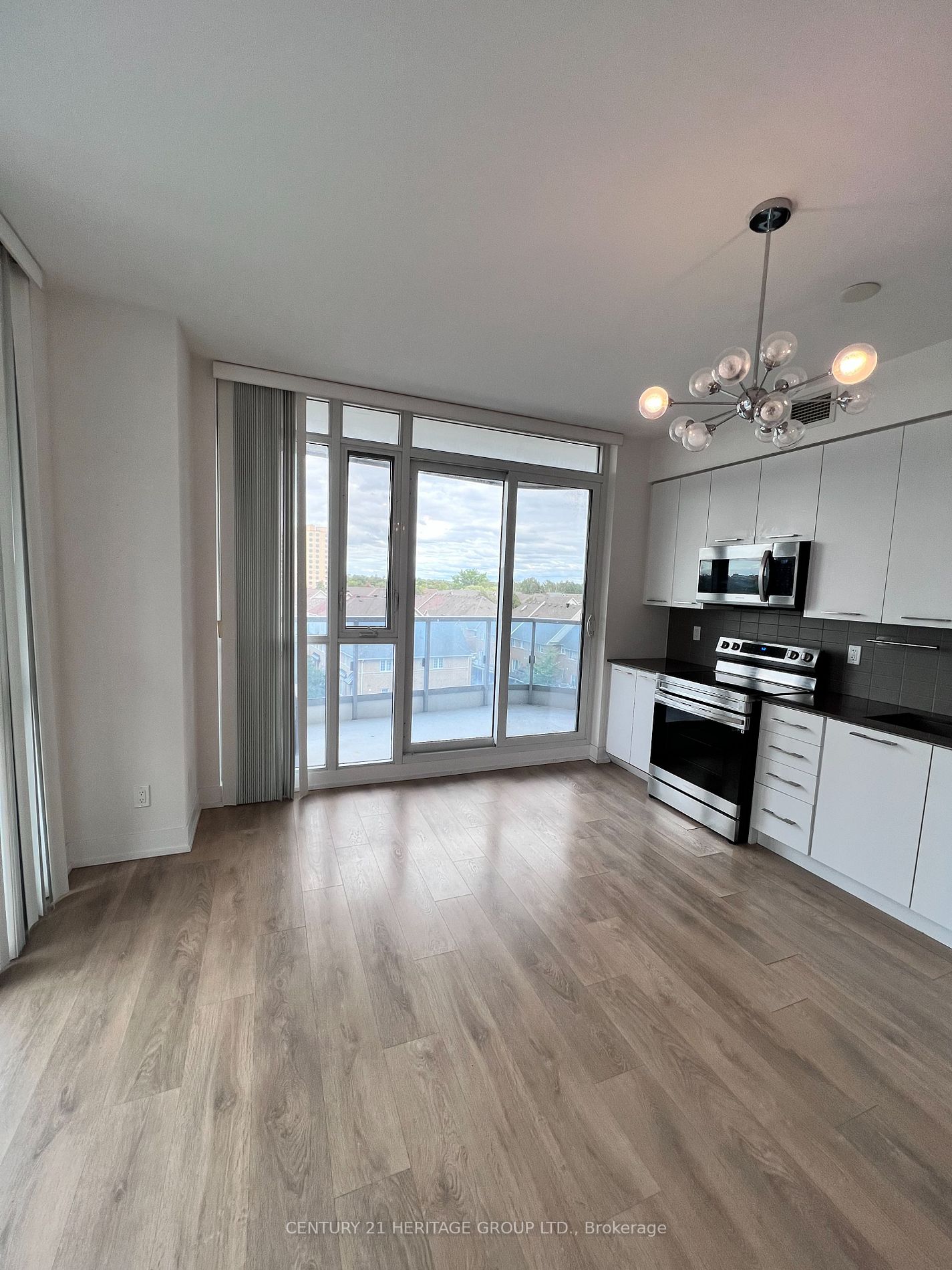 9471 Yonge St, #630