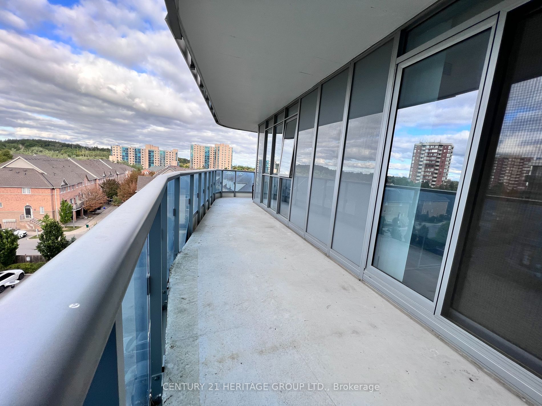 9471 Yonge St, #630