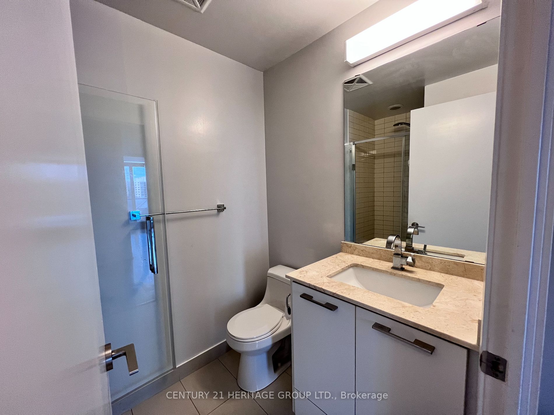 9471 Yonge St, #630