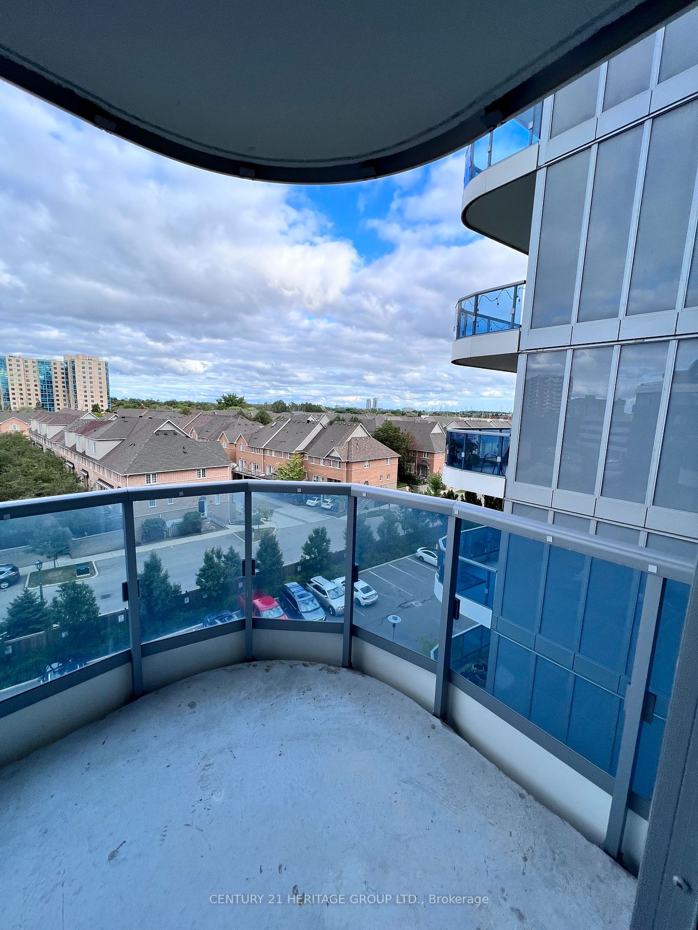 9471 Yonge St, #630