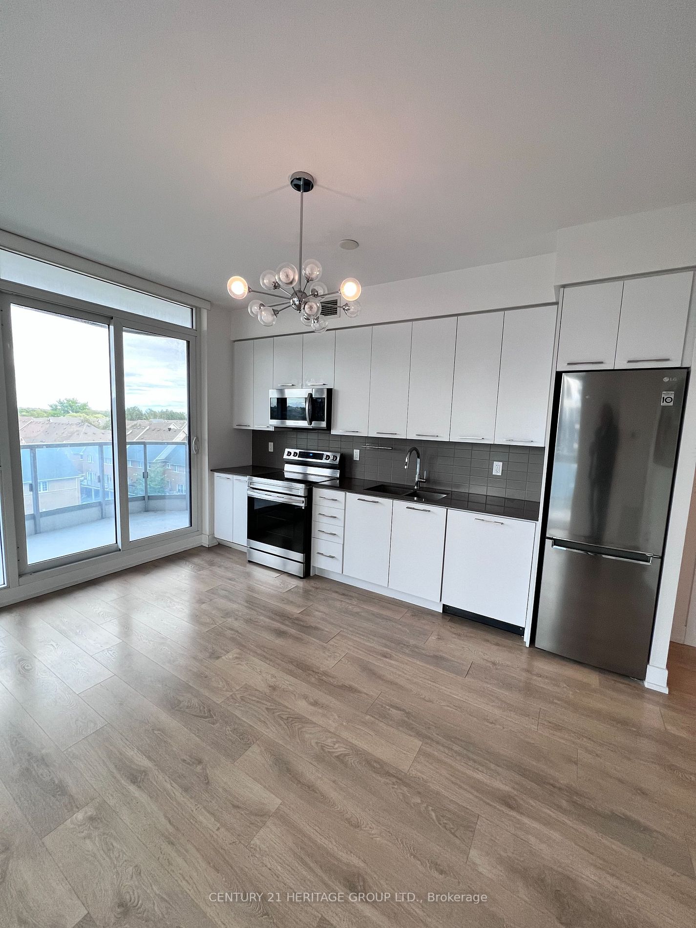9471 Yonge St, #630