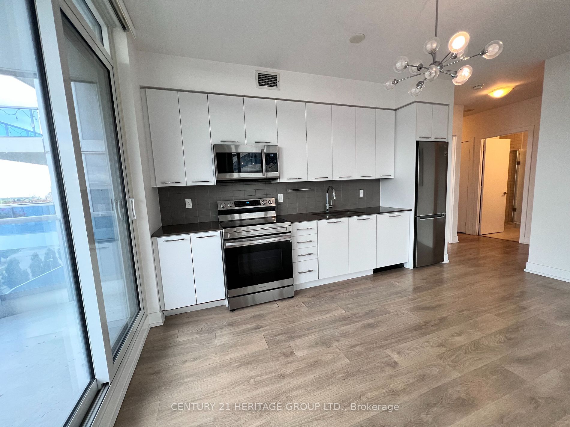 9471 Yonge St, #630