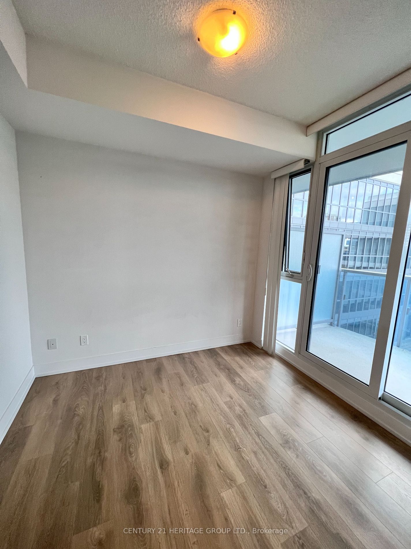 9471 Yonge St, #630