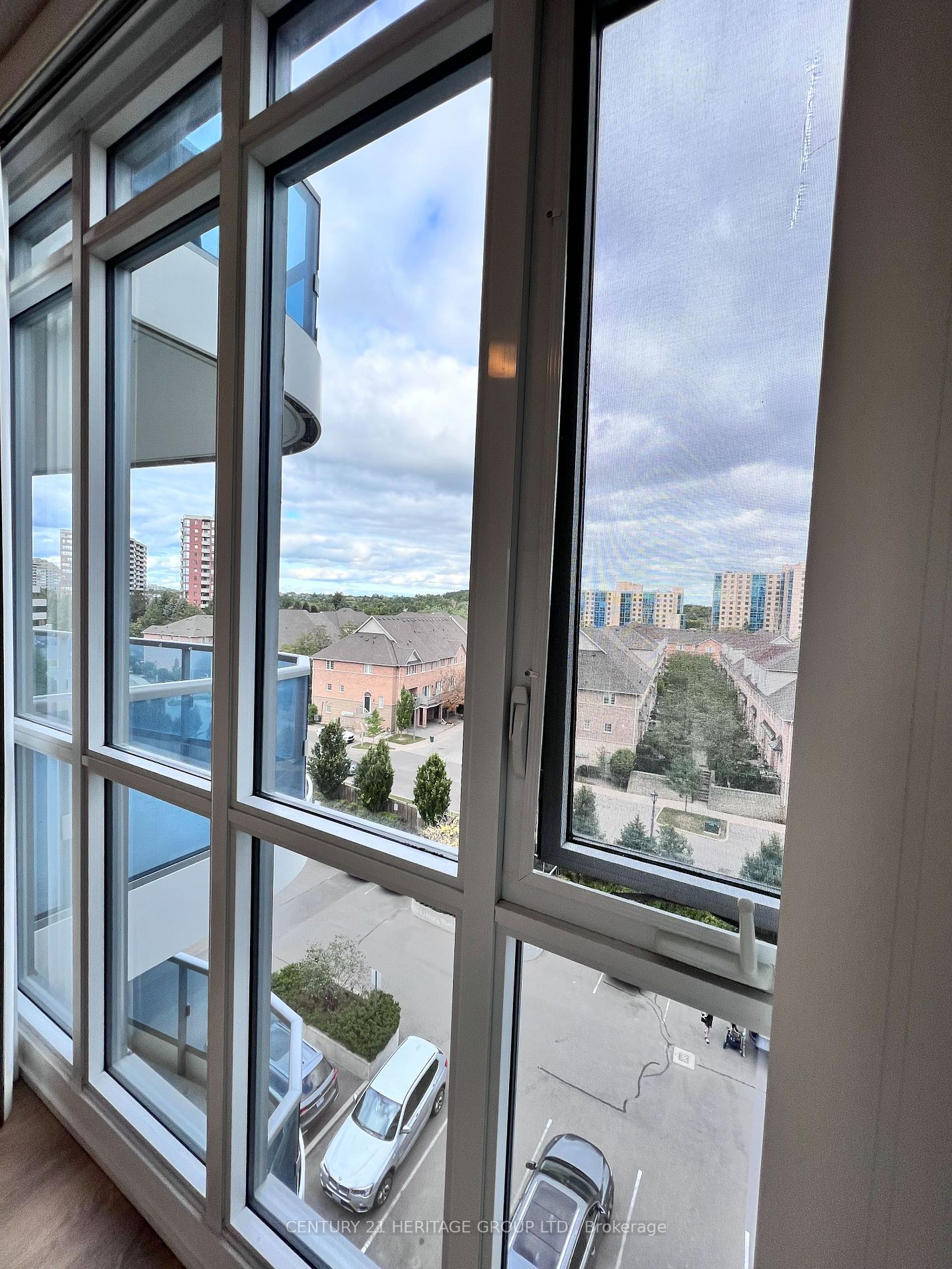 9471 Yonge St, #630