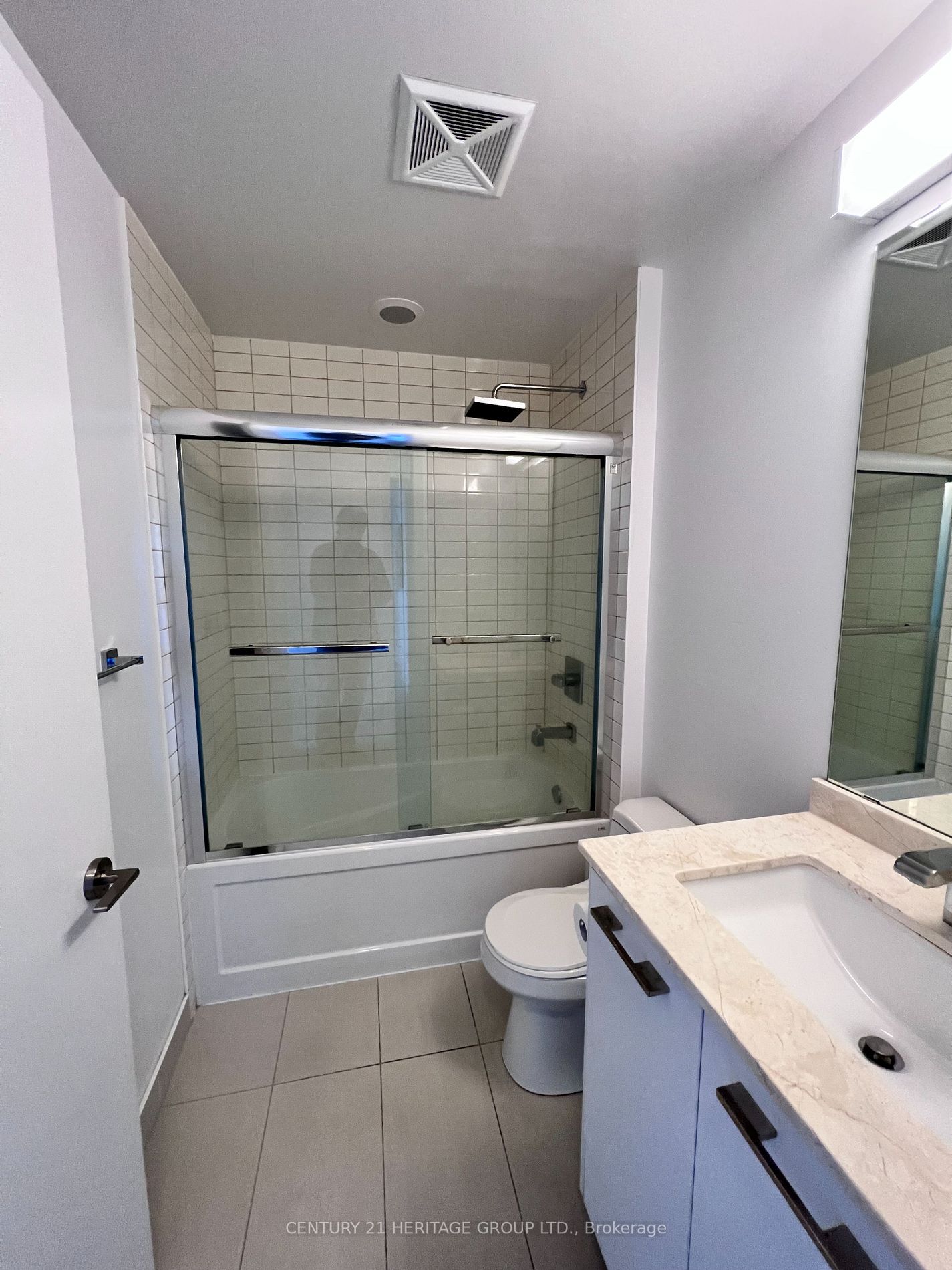 9471 Yonge St, #630