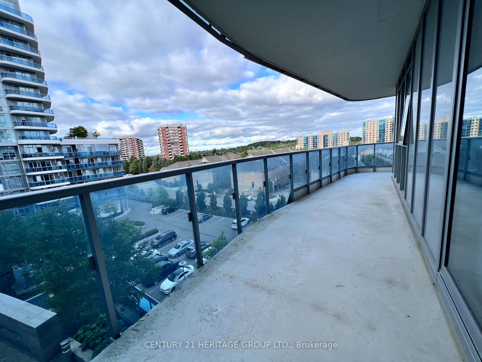 9471 Yonge St, #630