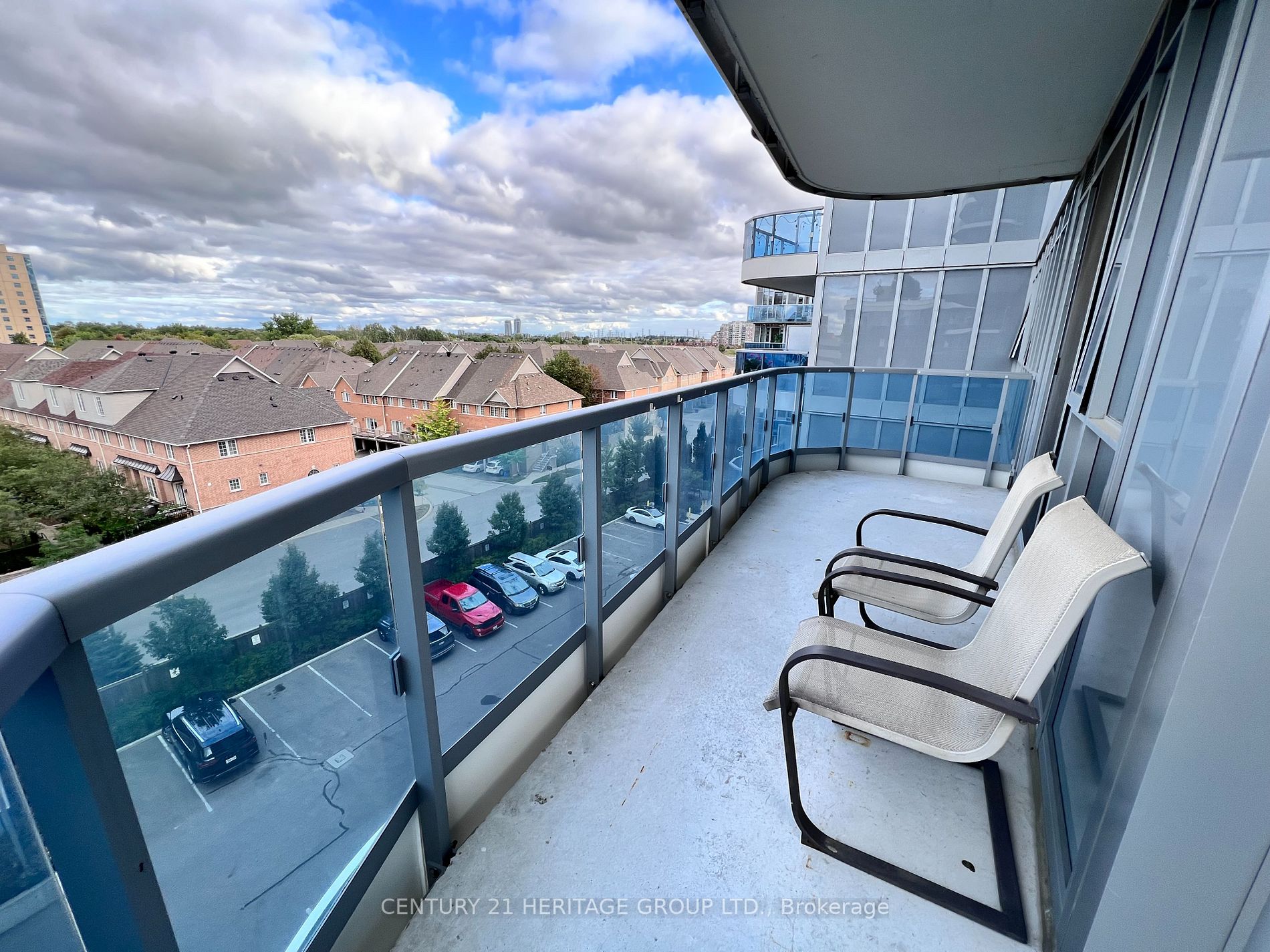 9471 Yonge St, #630