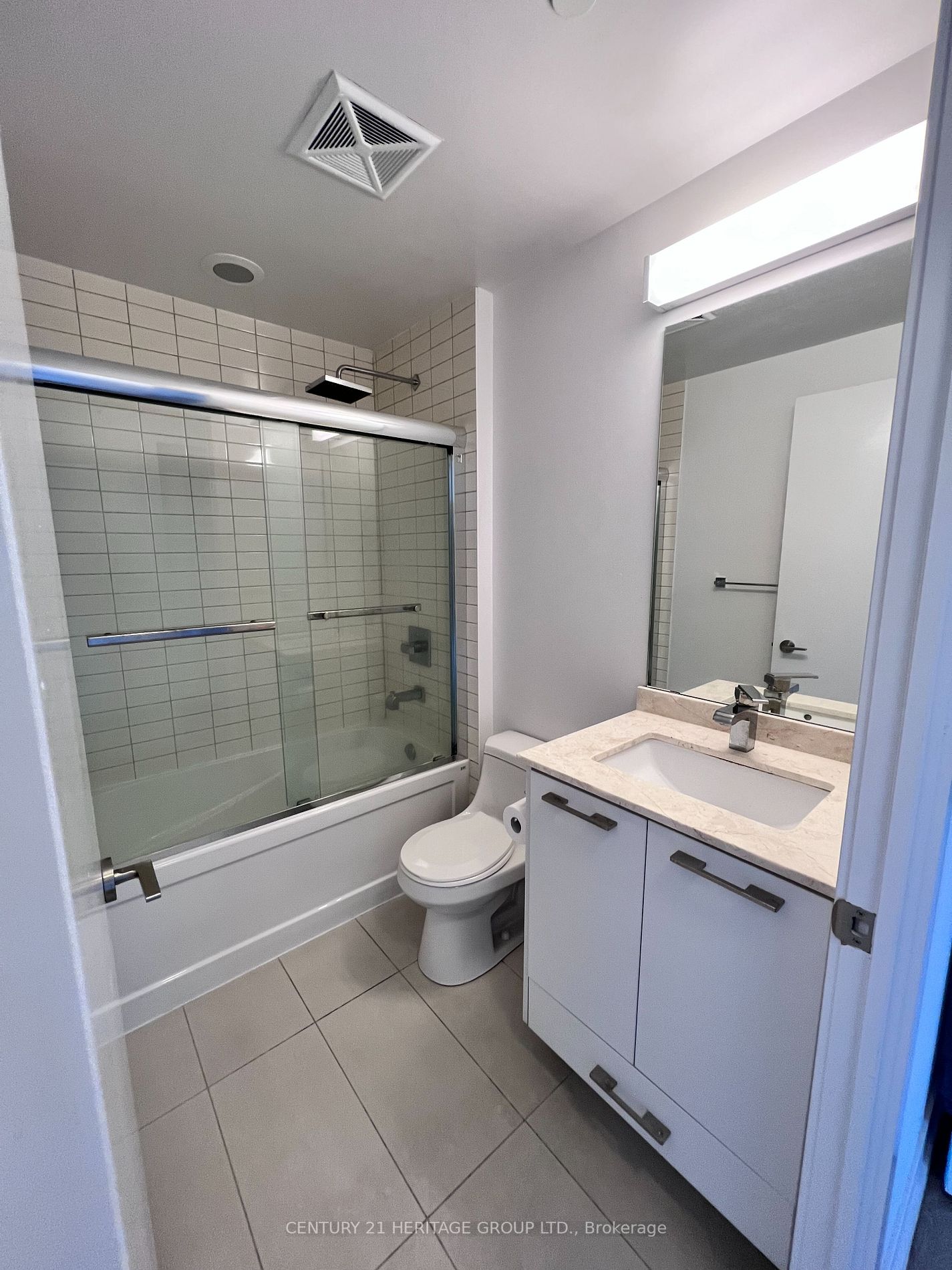 9471 Yonge St, #630