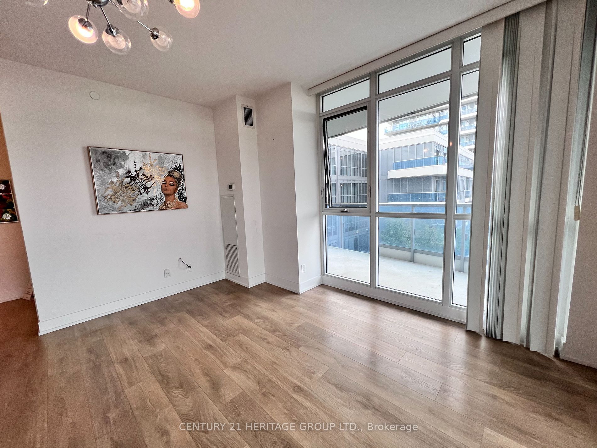 9471 Yonge St, #630