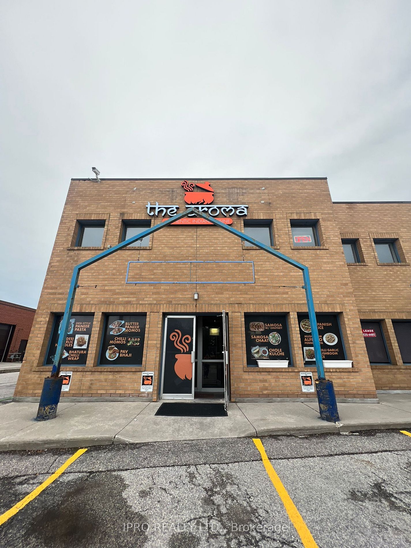167 Applewood Cres, #1