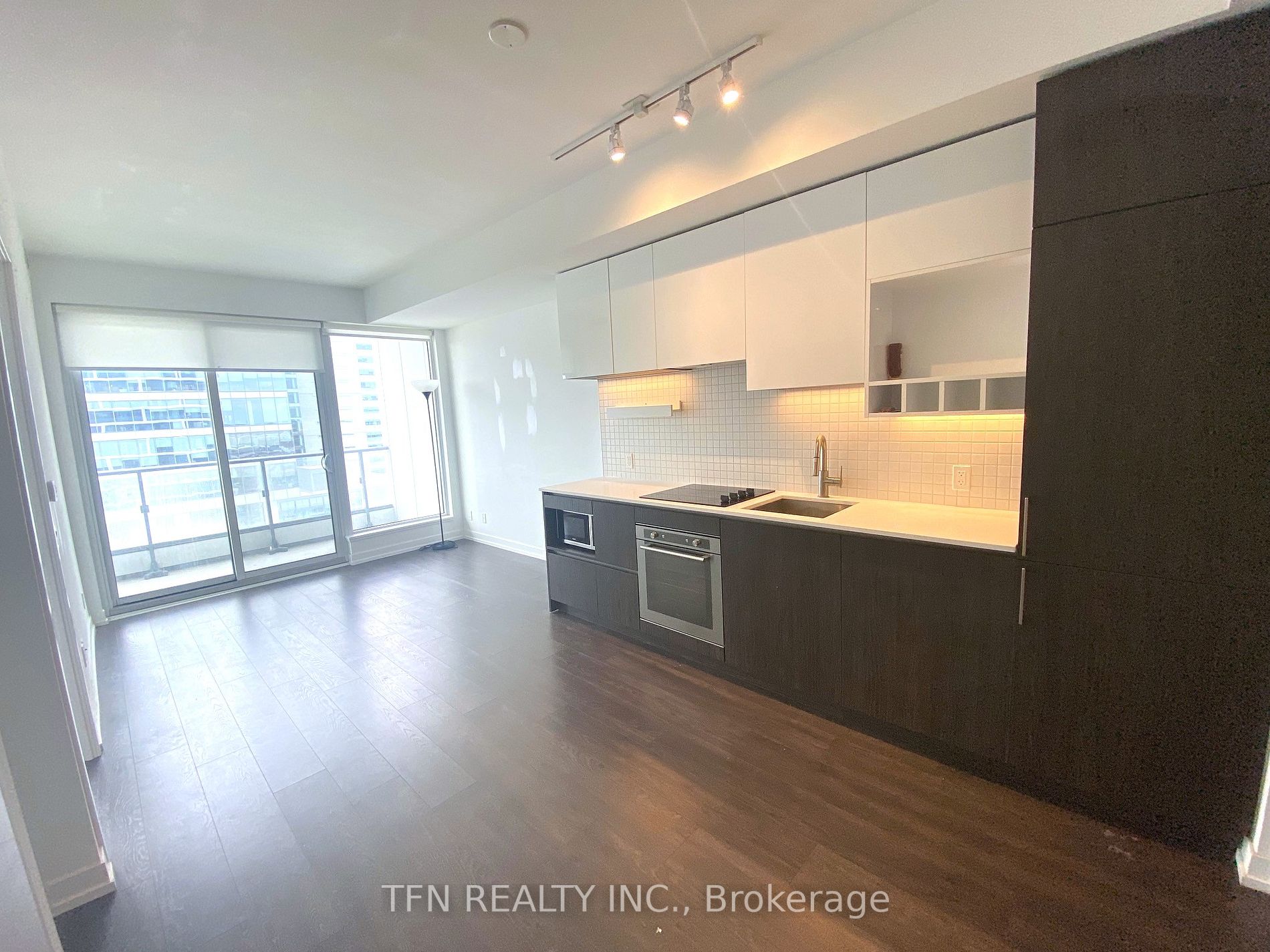 5 Buttermill Ave, #1006