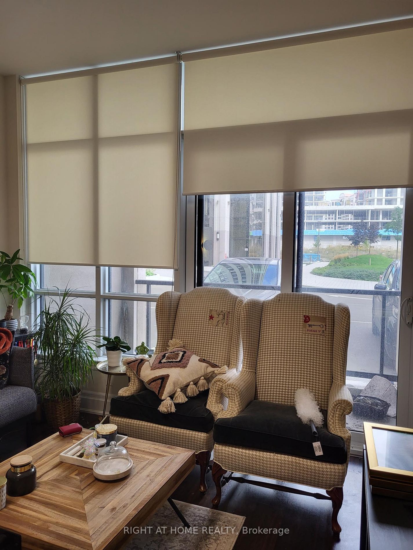 9075 Jane Street, #102