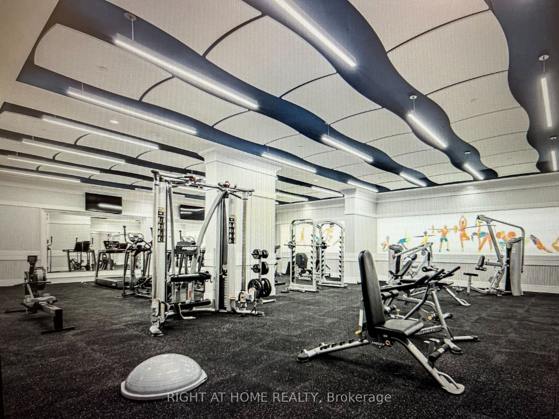 9075 Jane Street, #102