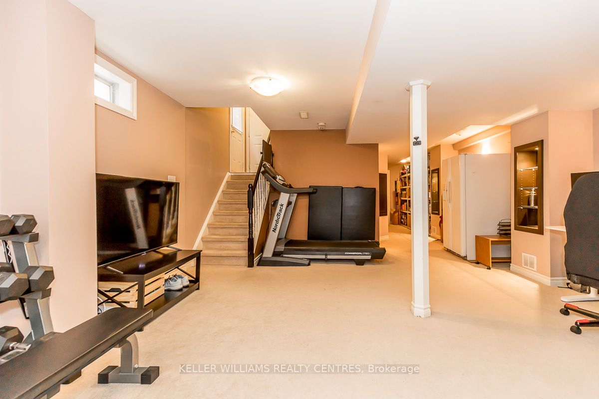 165 Warwick Cres
