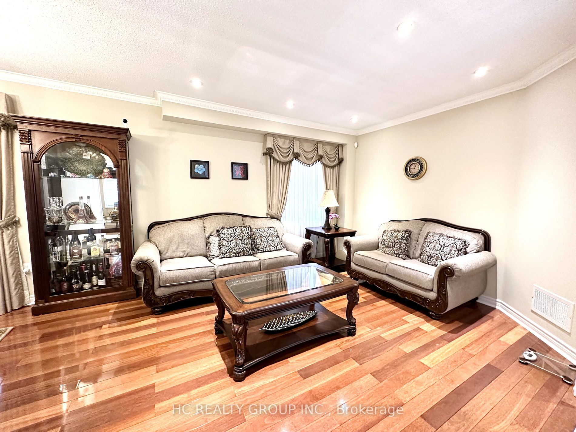 9 Rochester Hill St
