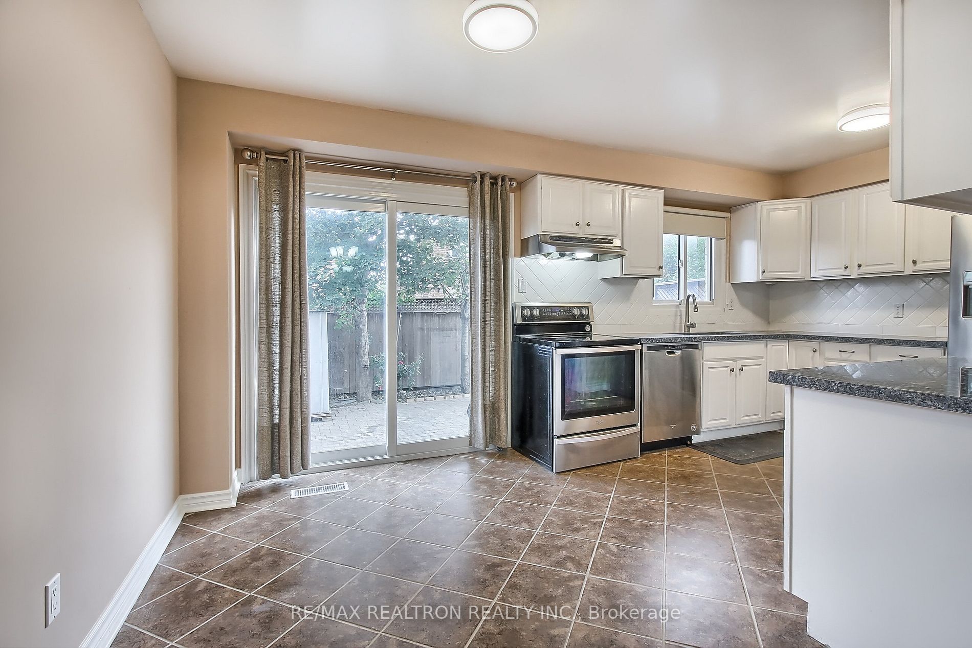 66 Cog Hill Dr
