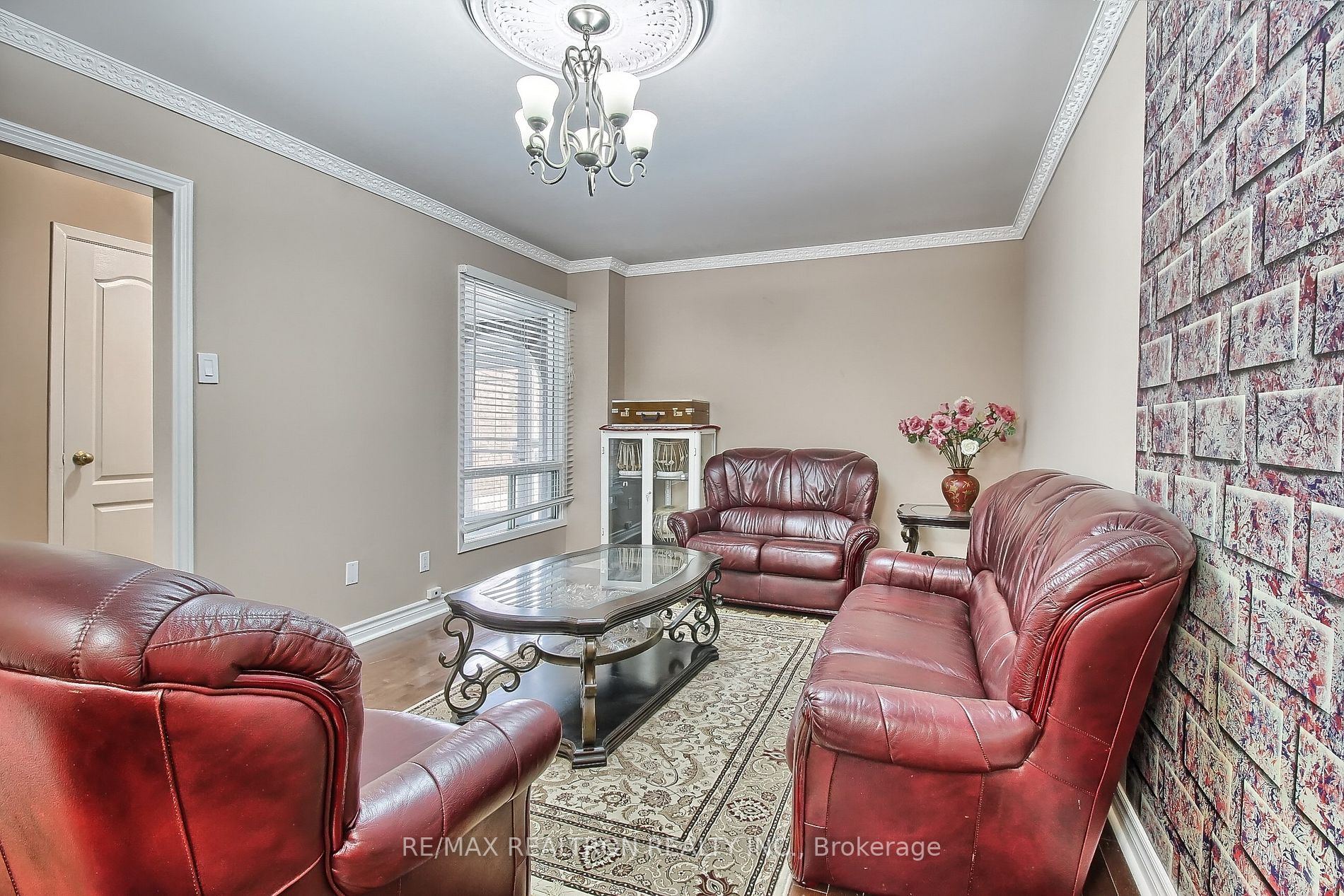 66 Cog Hill Dr