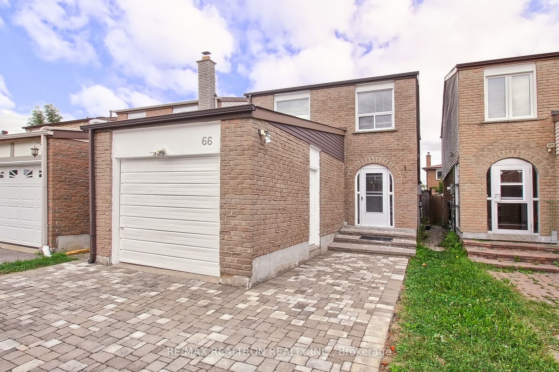 66 Cog Hill Dr