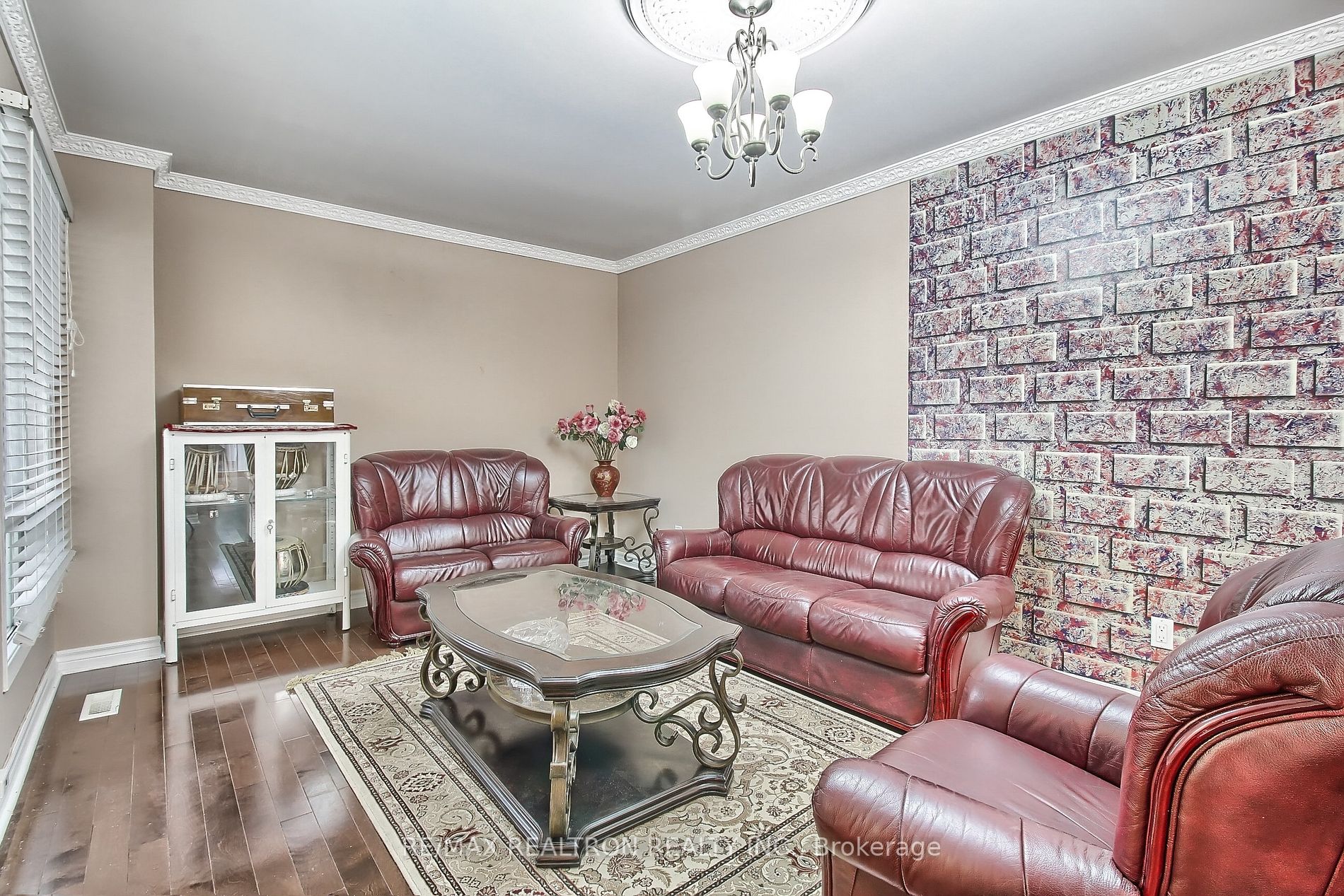 66 Cog Hill Dr