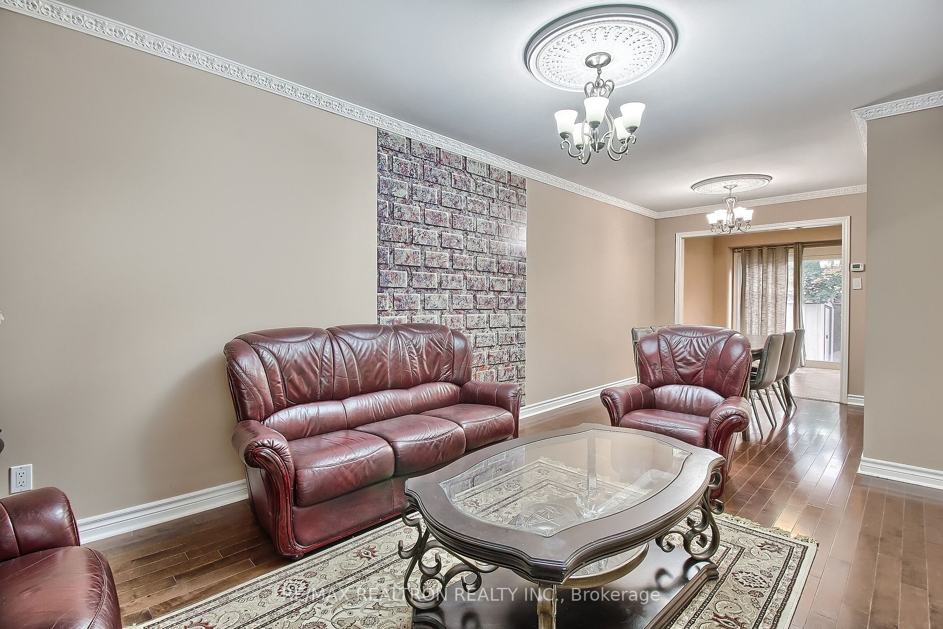 66 Cog Hill Dr