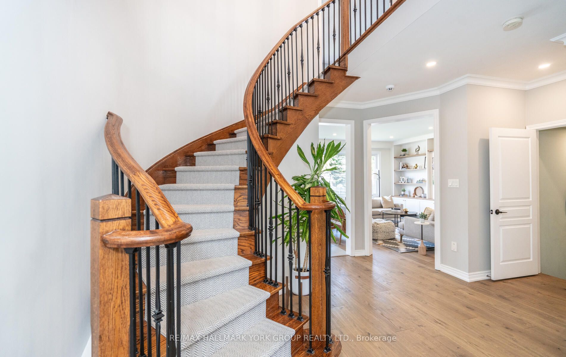 55 Barberry Cres