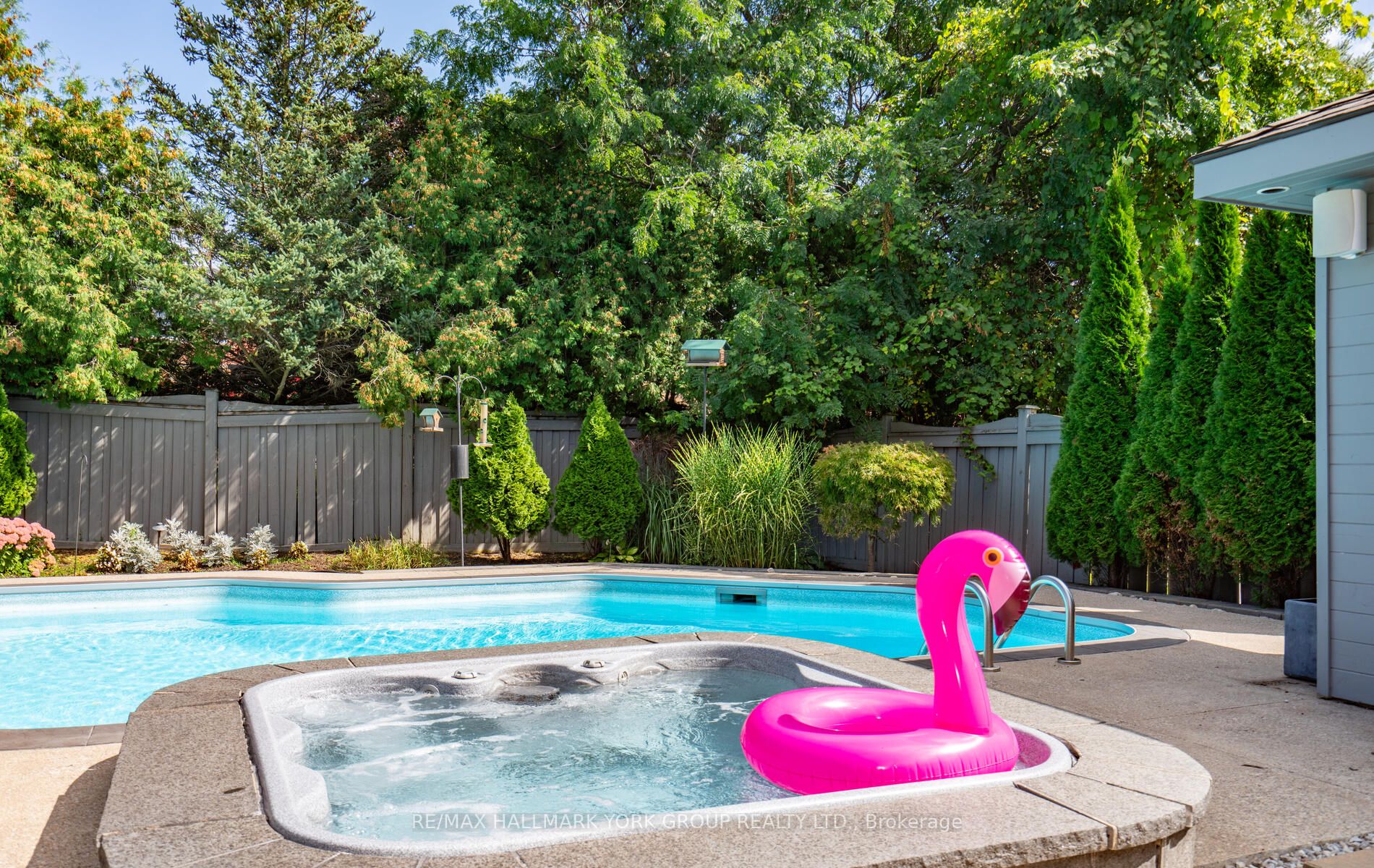 55 Barberry Cres