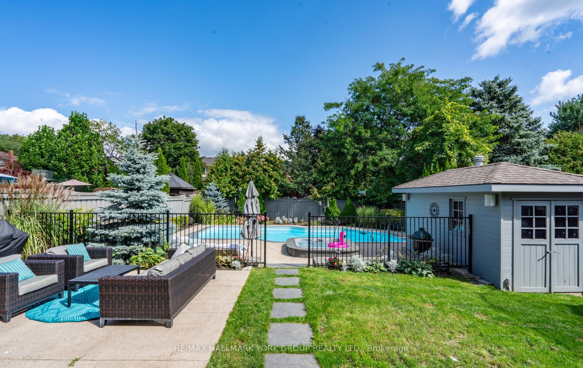 55 Barberry Cres