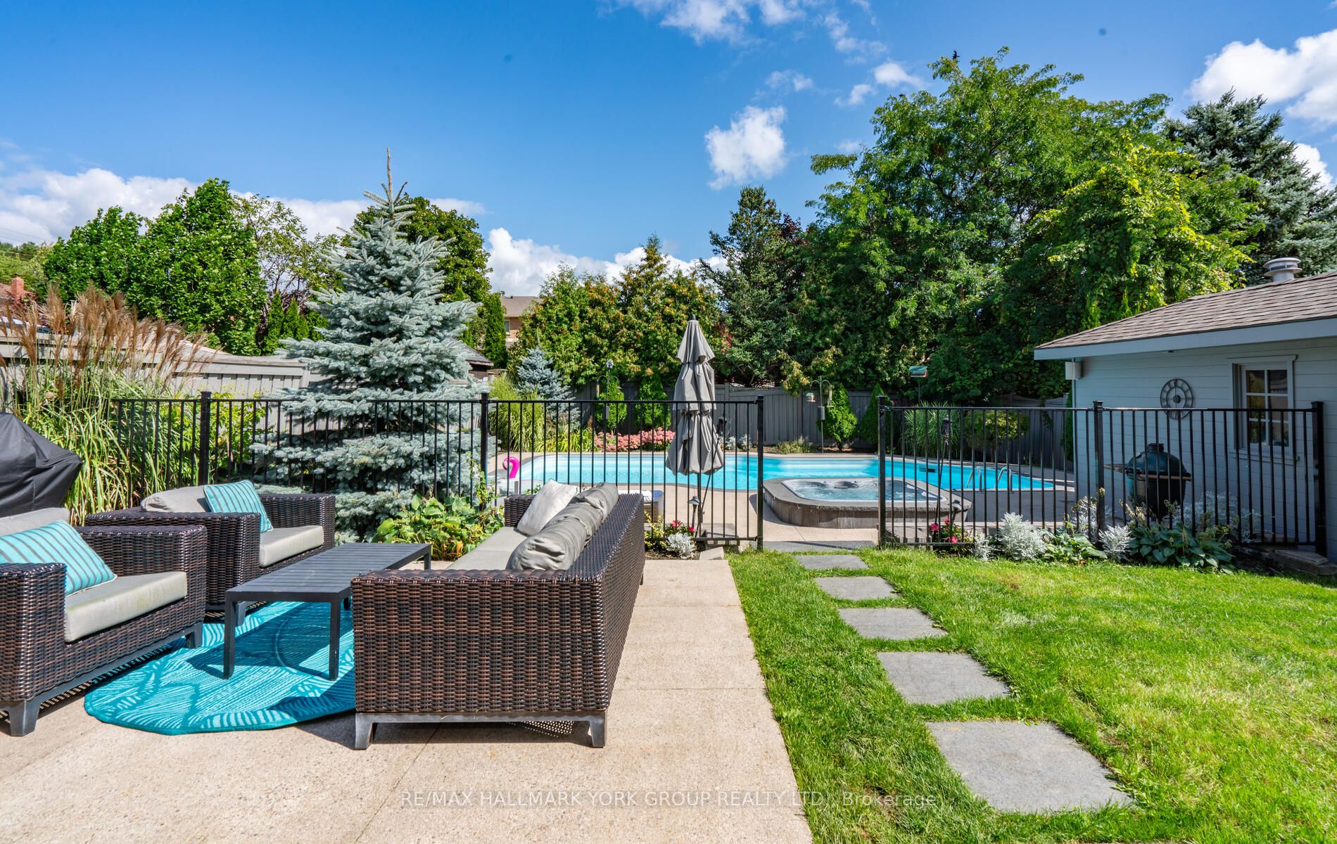 55 Barberry Cres