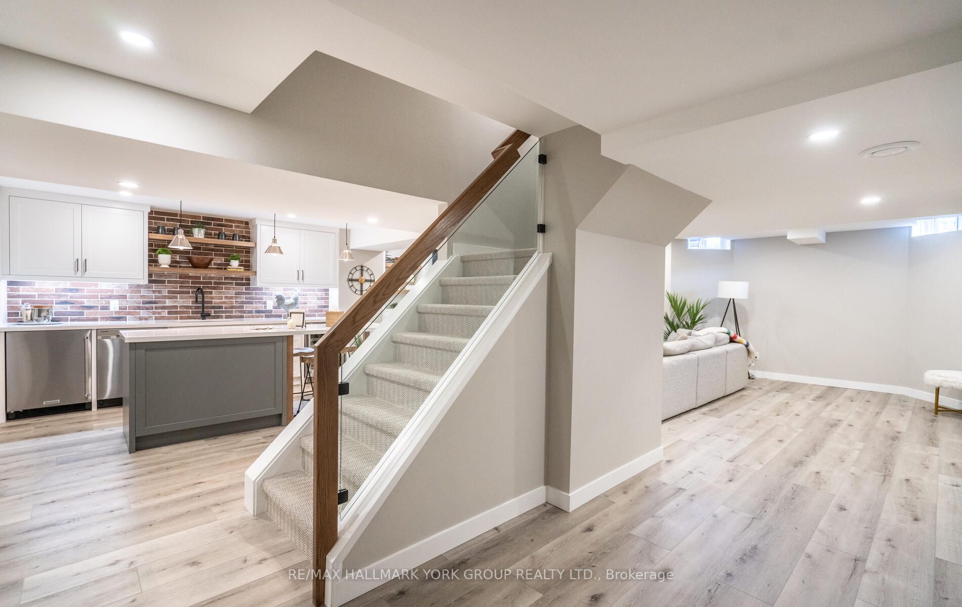 55 Barberry Cres