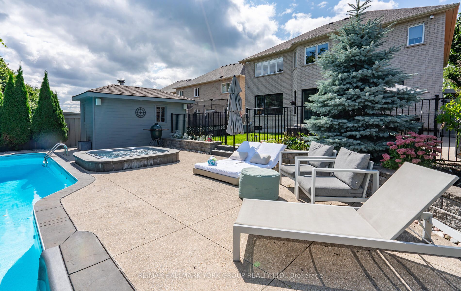 55 Barberry Cres