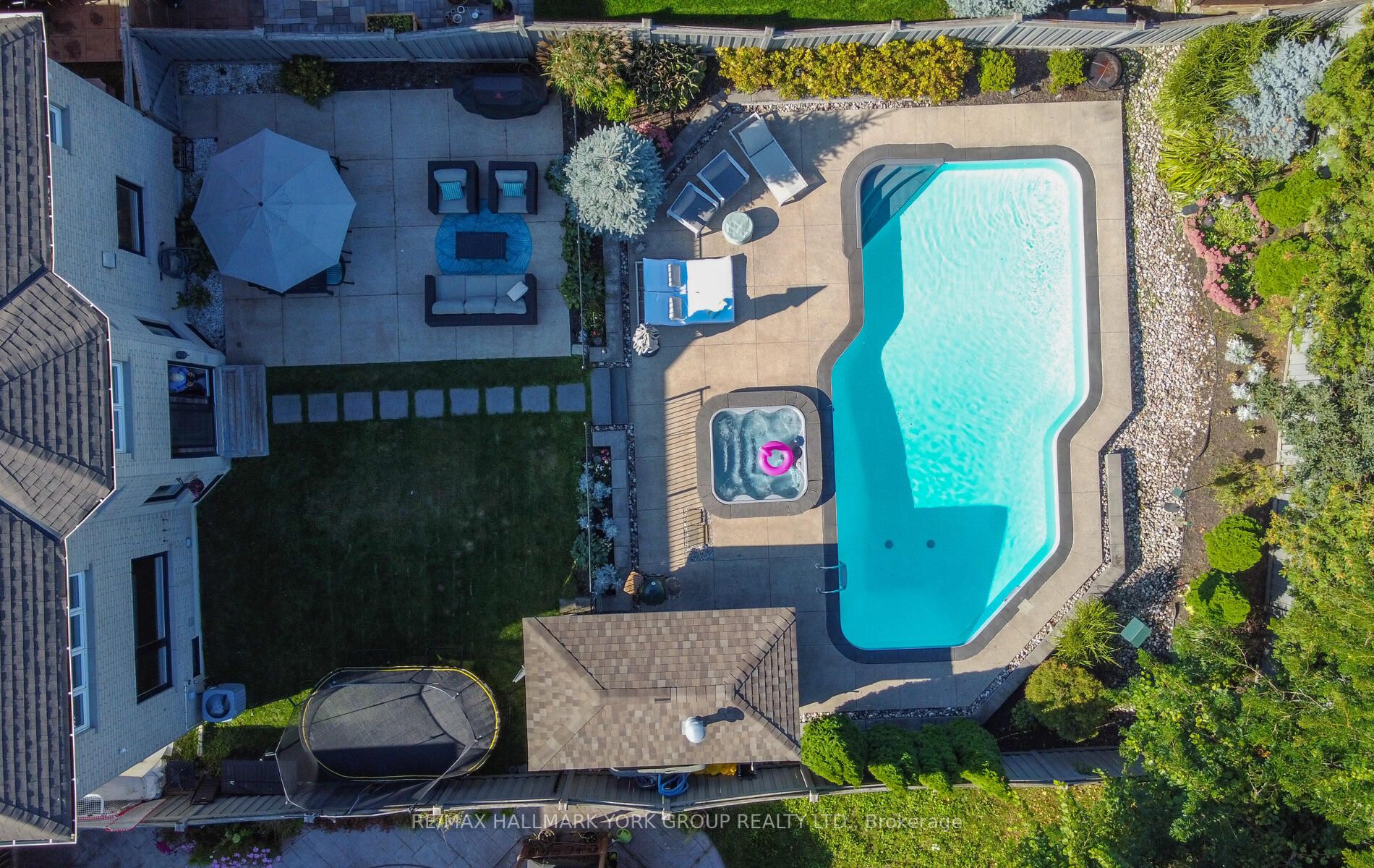 55 Barberry Cres