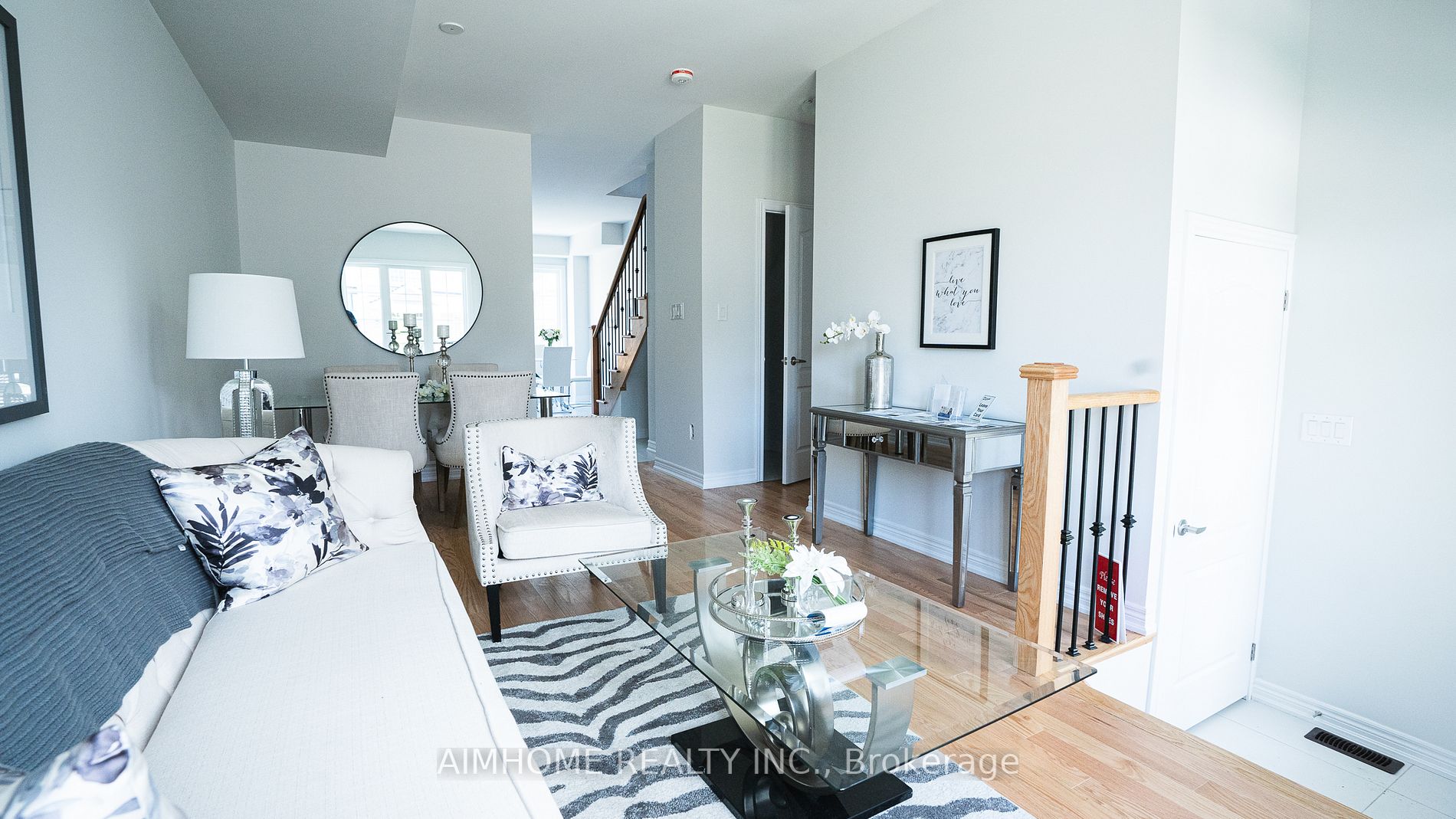 537 White's Hill Ave
