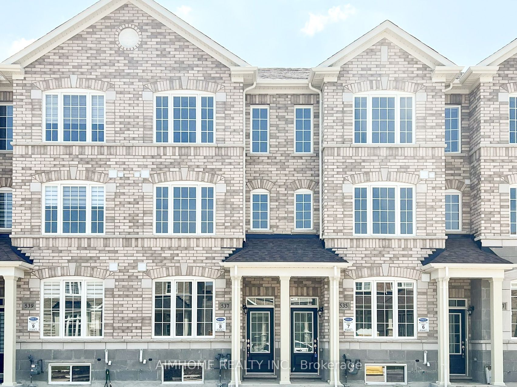 537 White's Hill Ave
