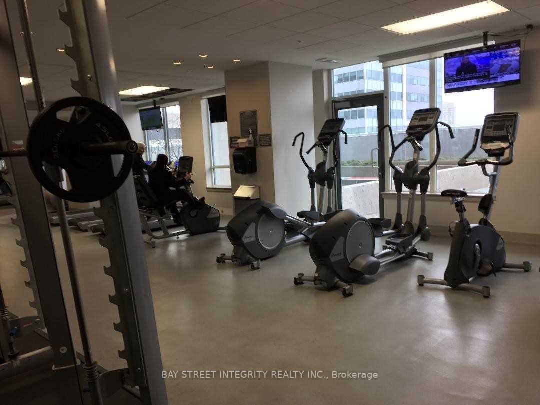 7165 Yonge St, #Ph307