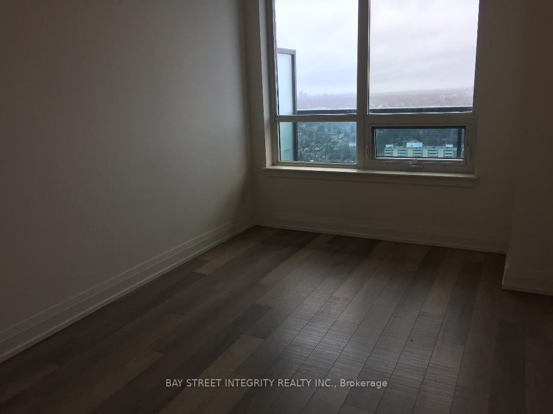 7165 Yonge St, #Ph307