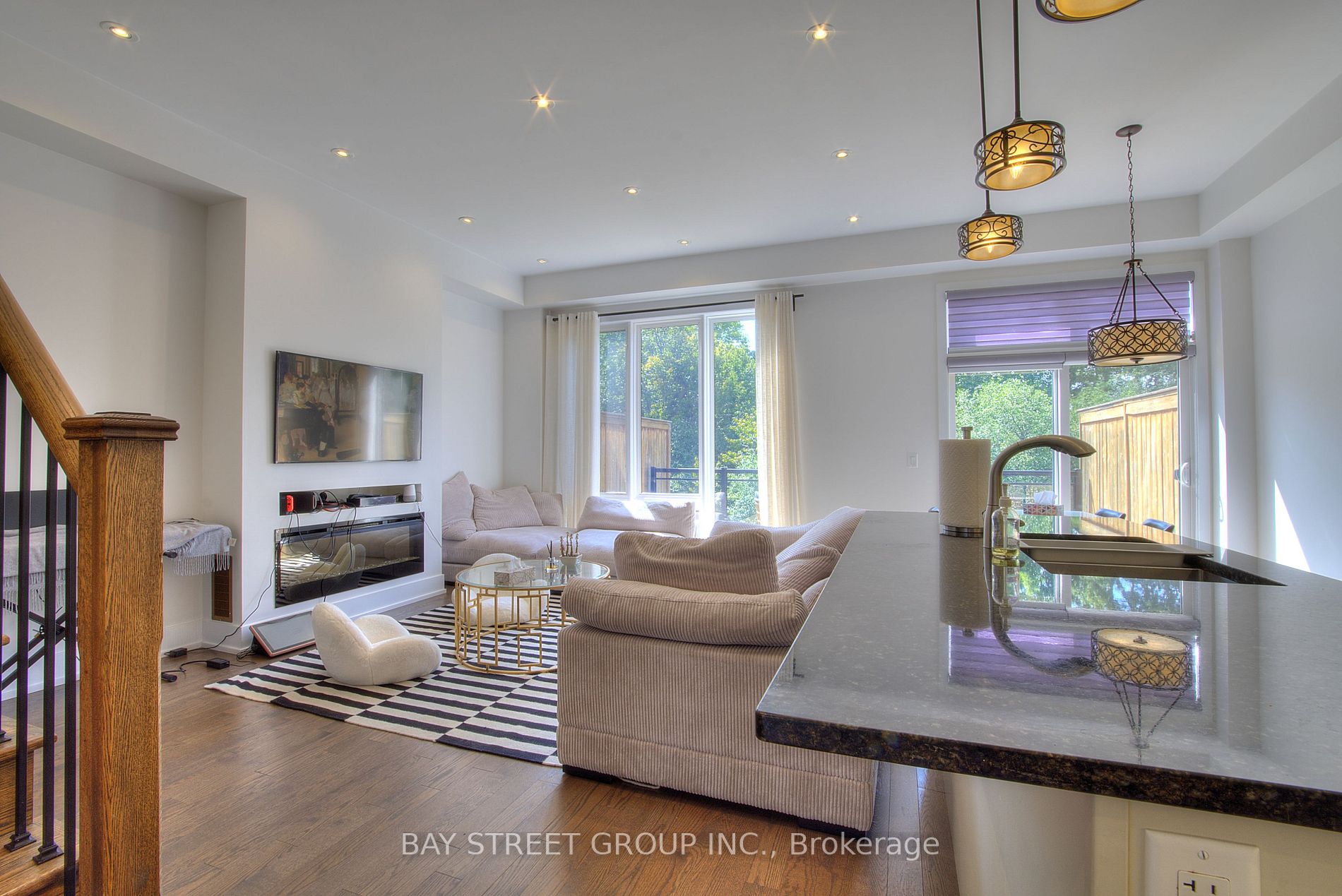 22 Crestridge Dr