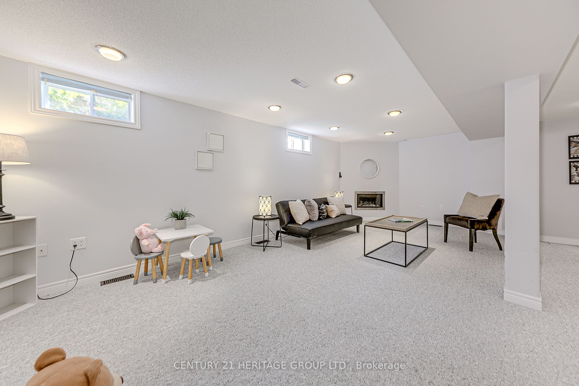 35 Depeuter Cres
