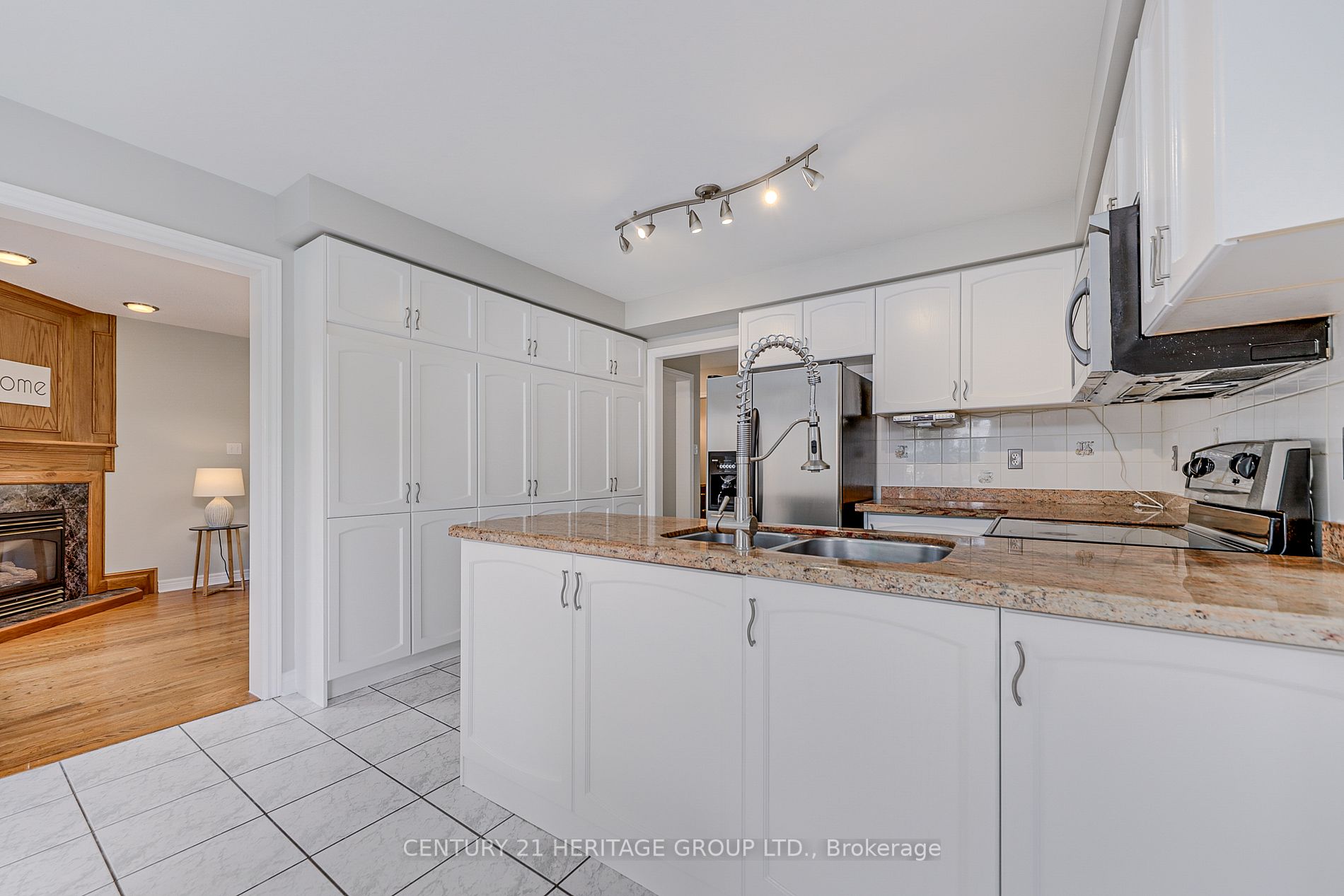 35 Depeuter Cres