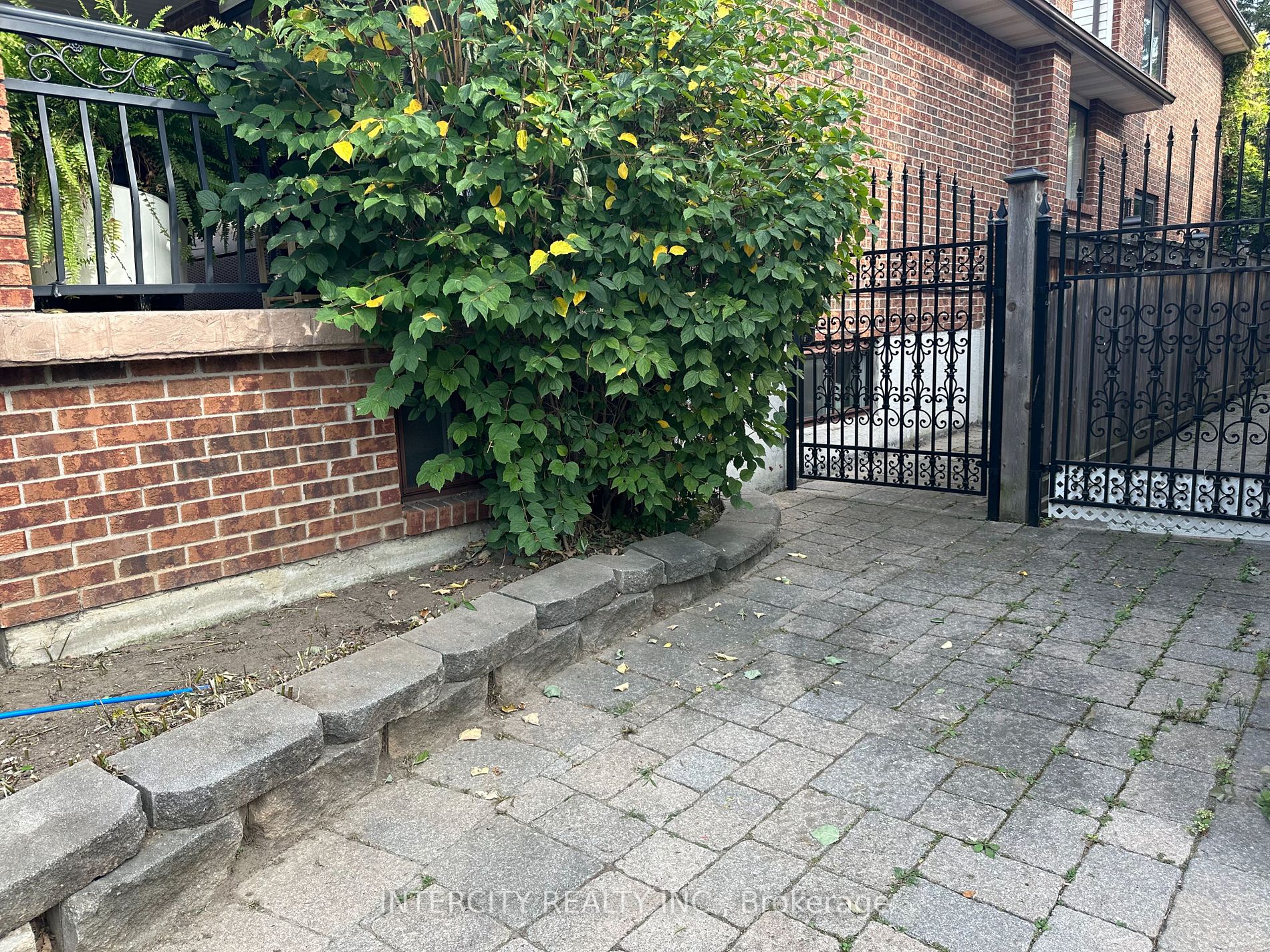 43 Southview Drive