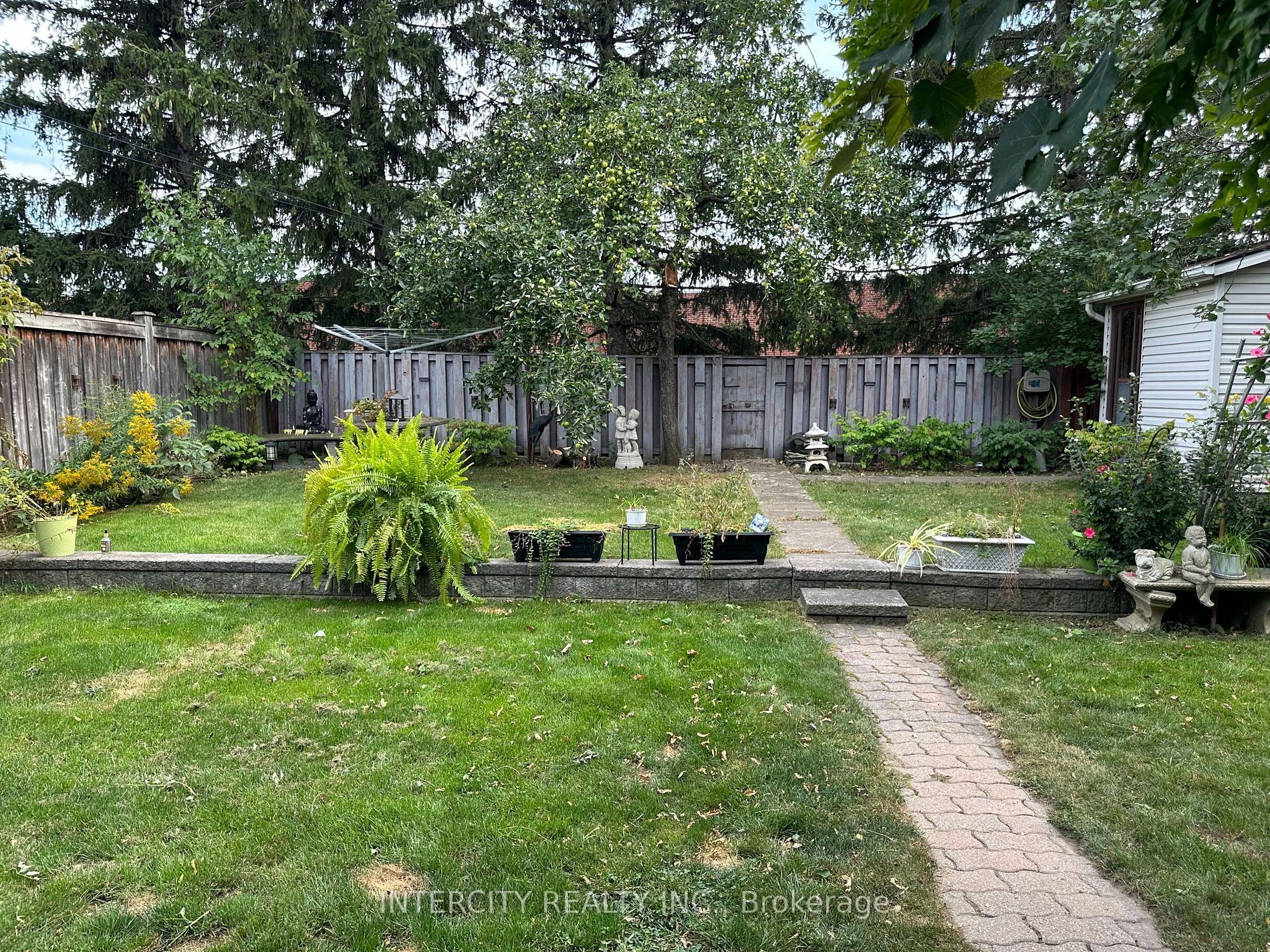 43 Southview Drive