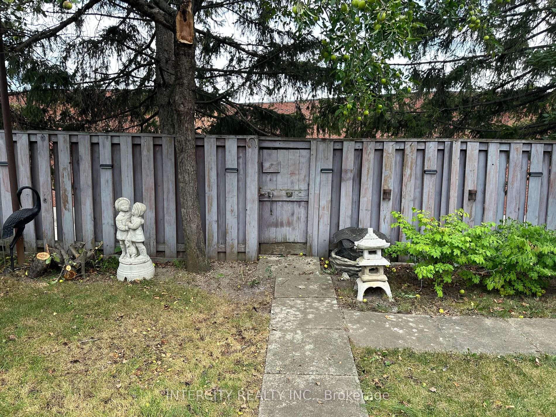 43 Southview Drive