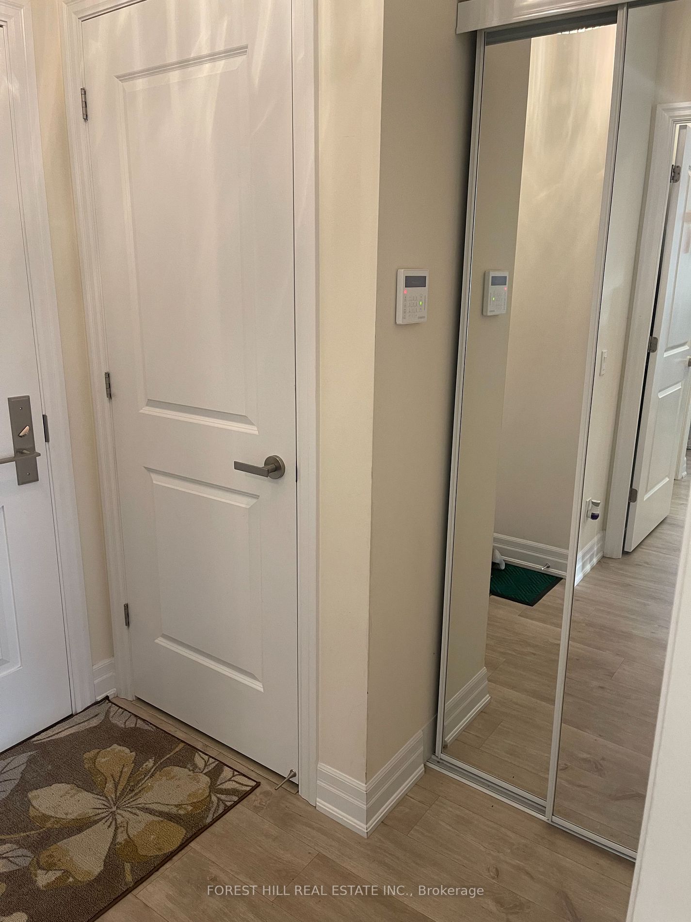 9085 Jane Street, #216