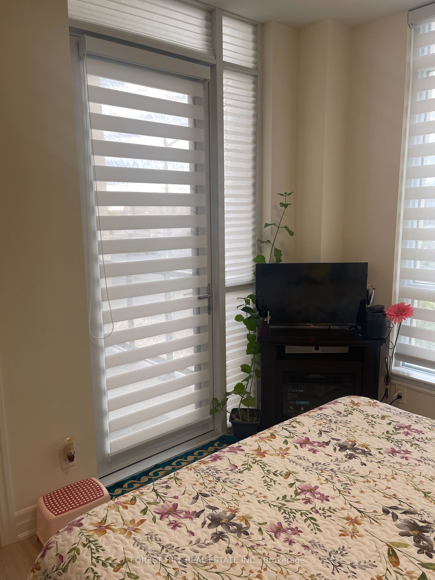 9085 Jane Street, #216